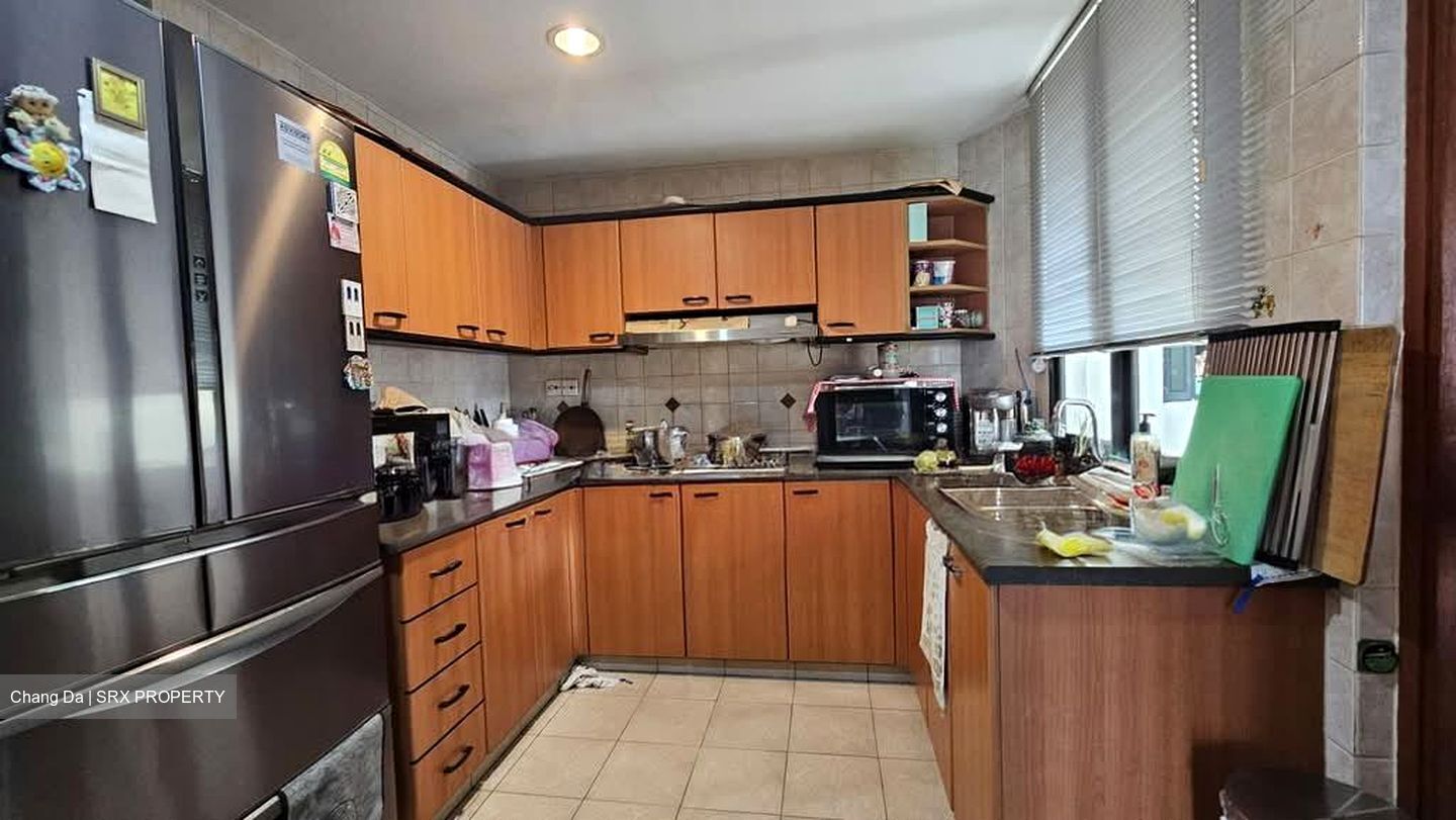 Sims Avenue (D14), Condominium #558727311